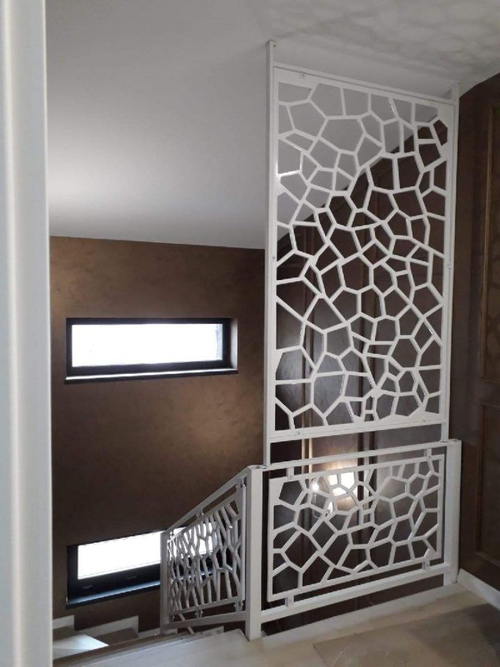 balustrade_si_panouri_decorative_hol